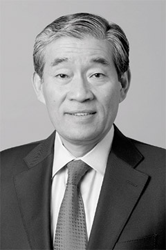 [MISSING IMAGE: http://api.rkd.refinitiv.com/api/FilingsRetrieval3/.78037220.0001104659-24-037863ph_johnkim11-bw.jpg.ashx]