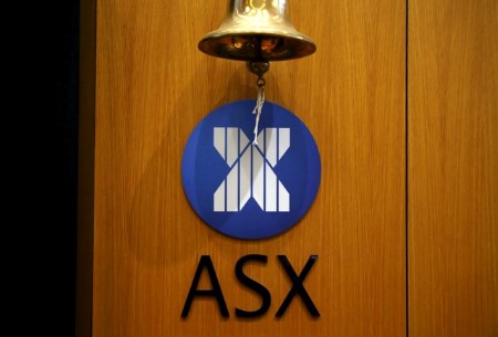 Australian shares hit fresh high on mining and banks boost
